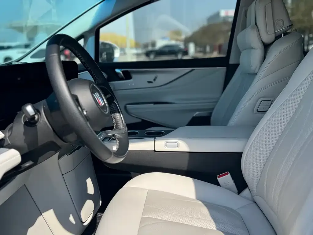 Buick GL8 Hybrid — фото 7