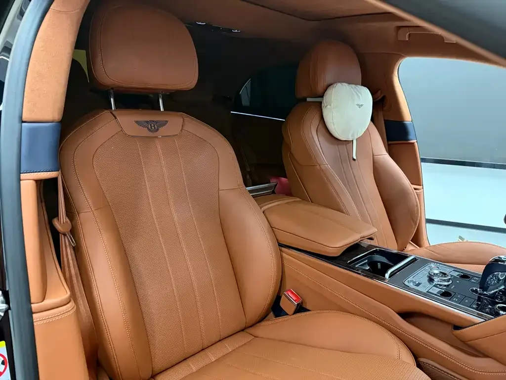 Bentley Flying Spur PHEV — фото 10