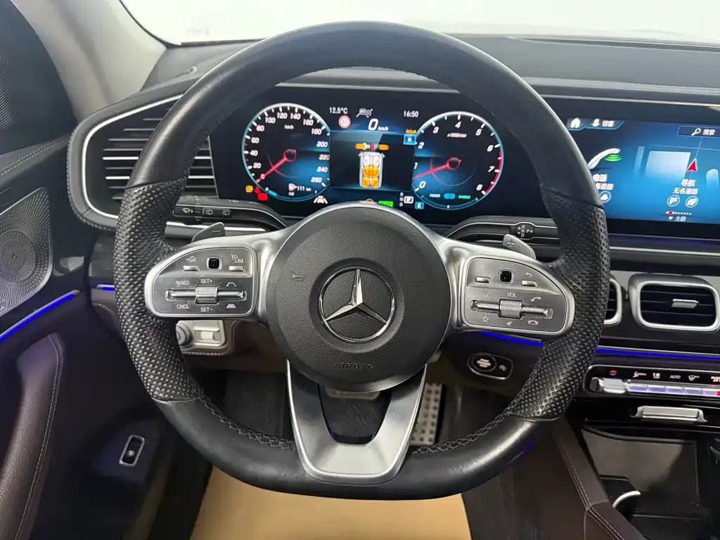 Mercedes-Benz GLS — фото 7