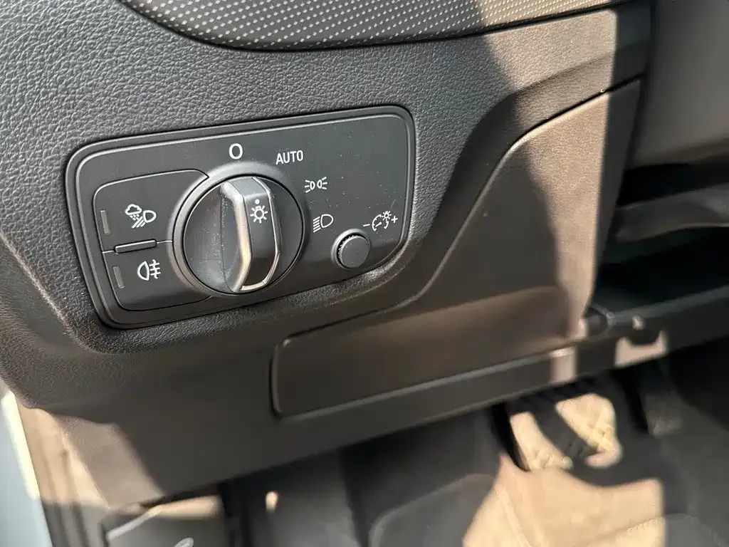 Audi Q2L 2024 из CN, фото 4