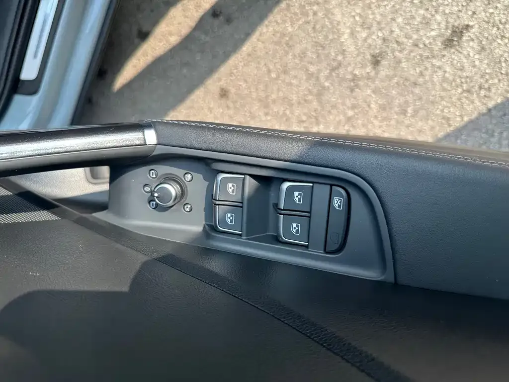 Audi Q2L 2024 из CN, фото 9