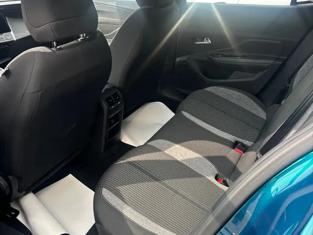 Peugeot 408X 2023 из CN, фото 2