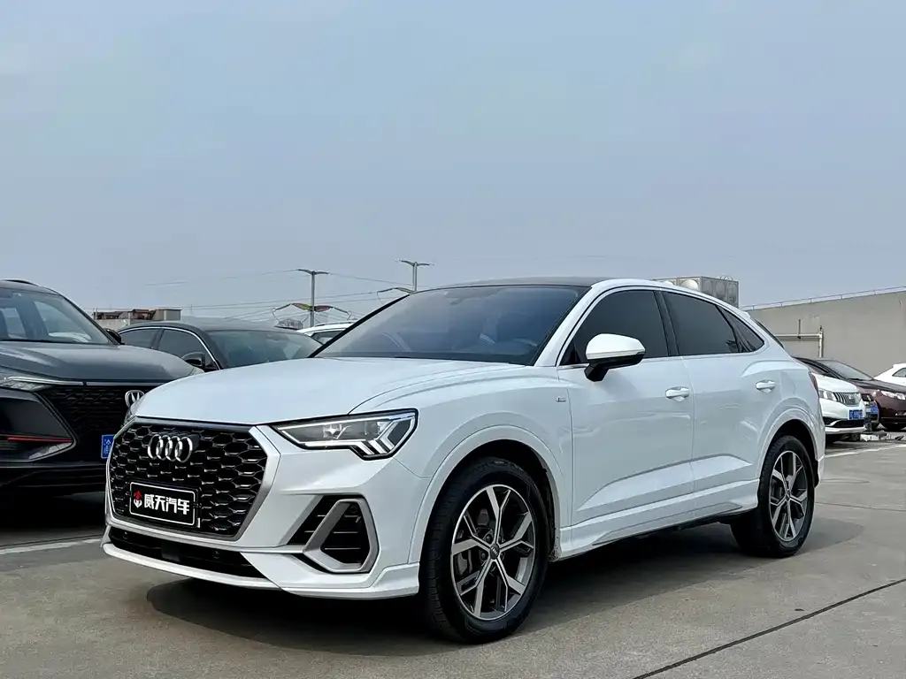 Audi Q3 Sportback — фото 1