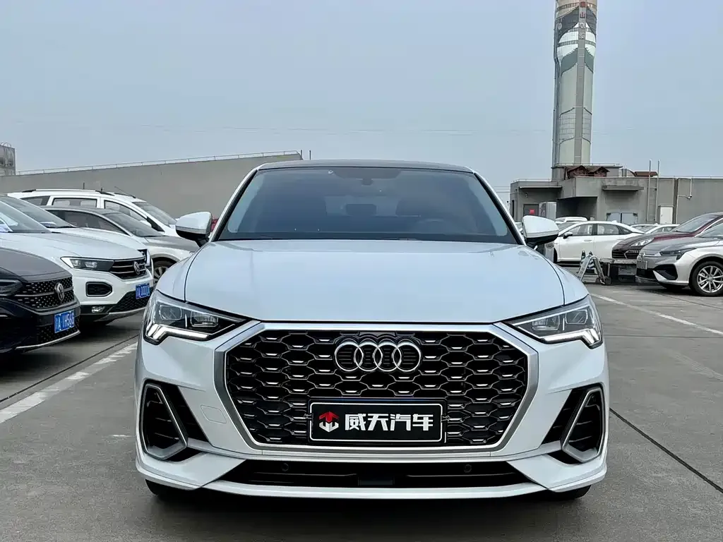 Audi Q3 Sportback — фото 10