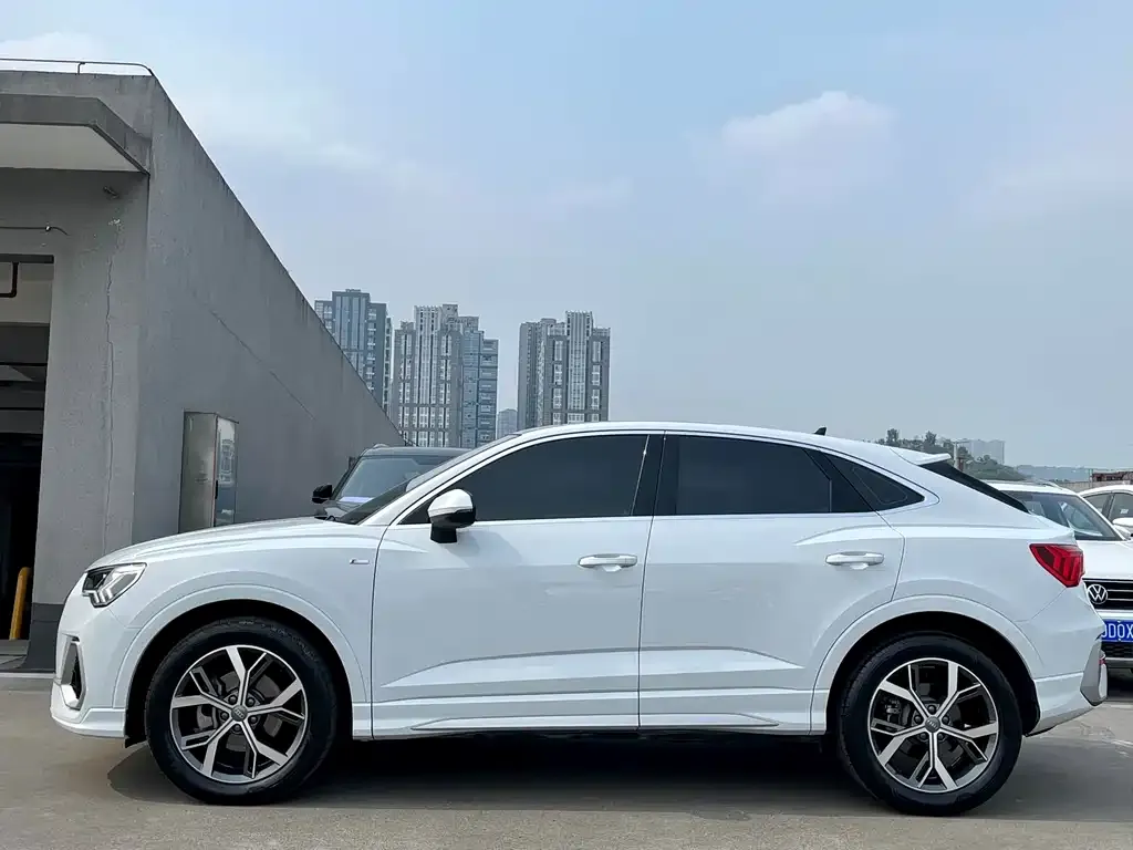 Audi Q3 Sportback — фото 9
