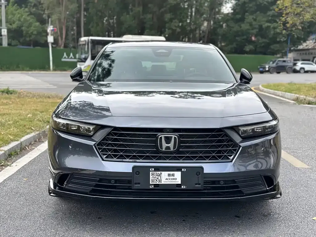 Honda Accord — фото 1