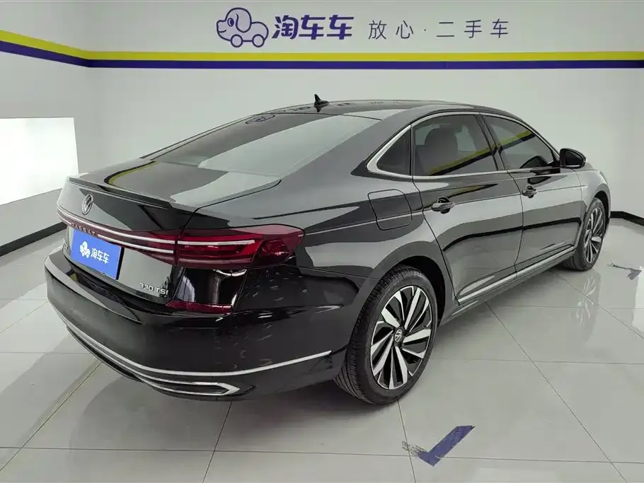 Volkswagen Passat — фото 10