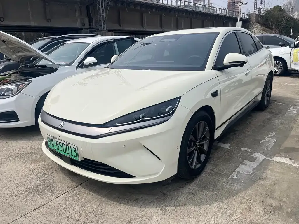 BYD Qin L — фото 1