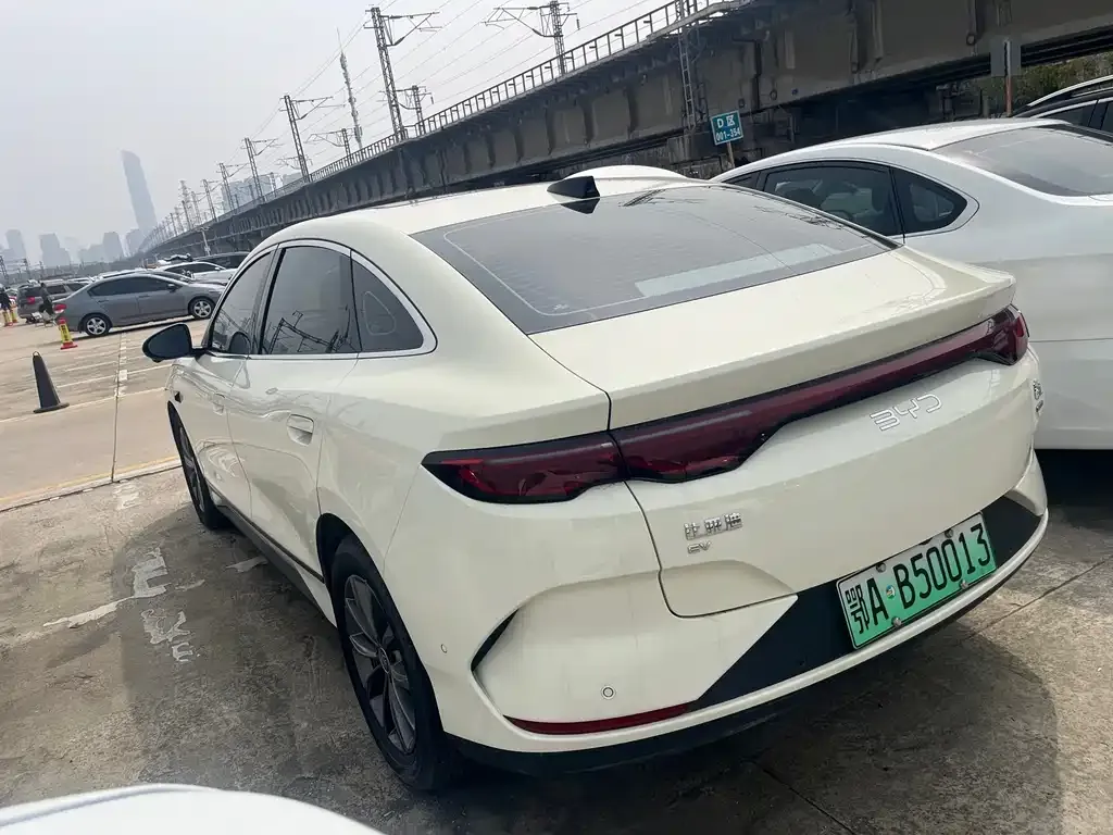 BYD Qin L — фото 8
