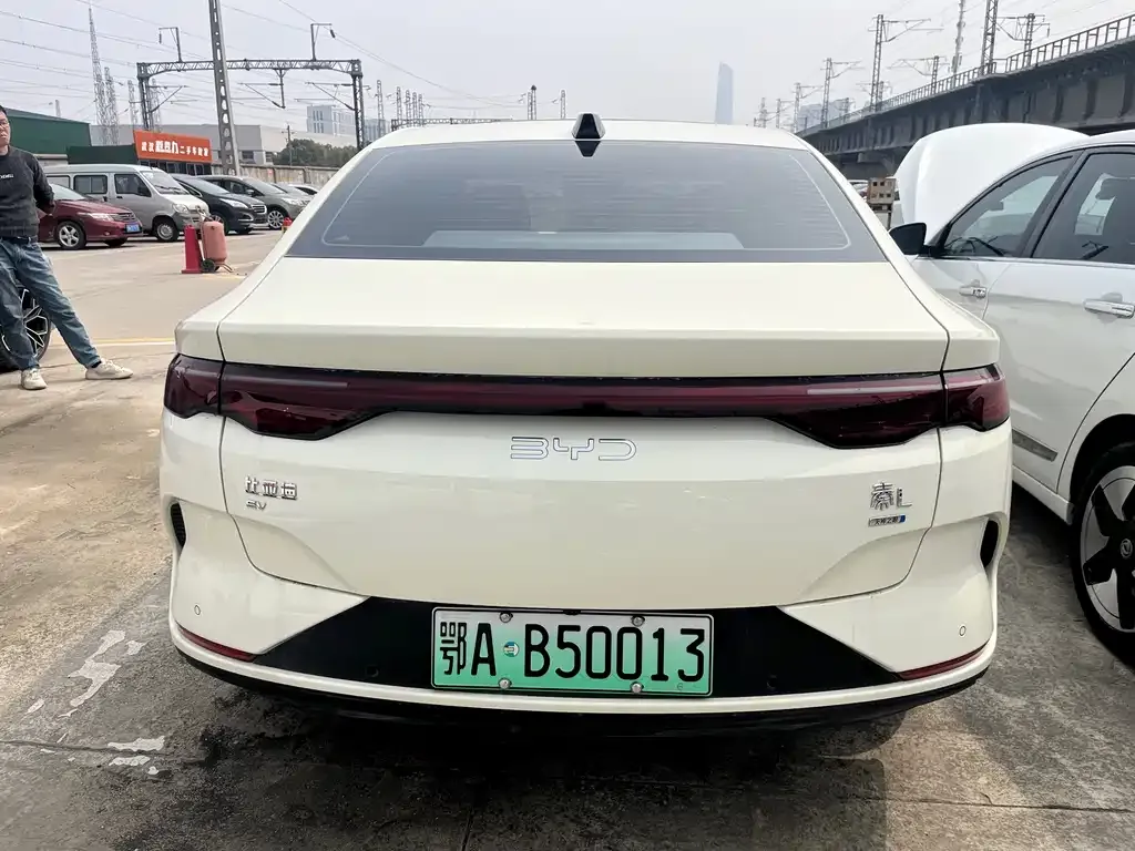 BYD Qin L — фото 4