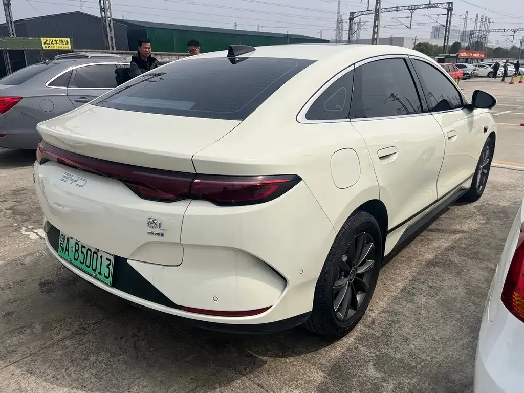 BYD Qin L — фото 7