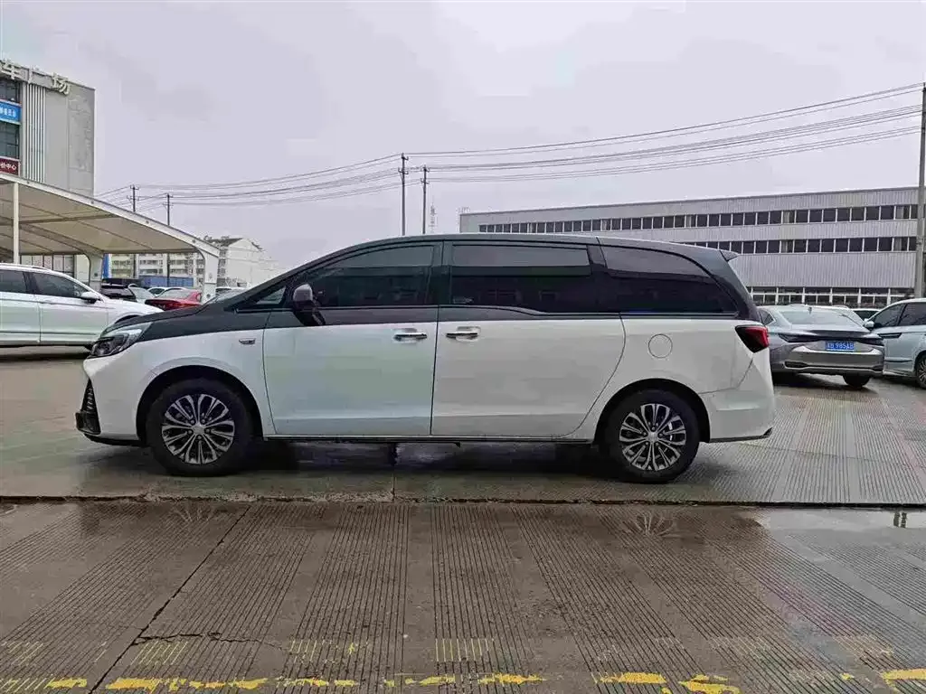 Buick GL8 2023 из CN, фото 6