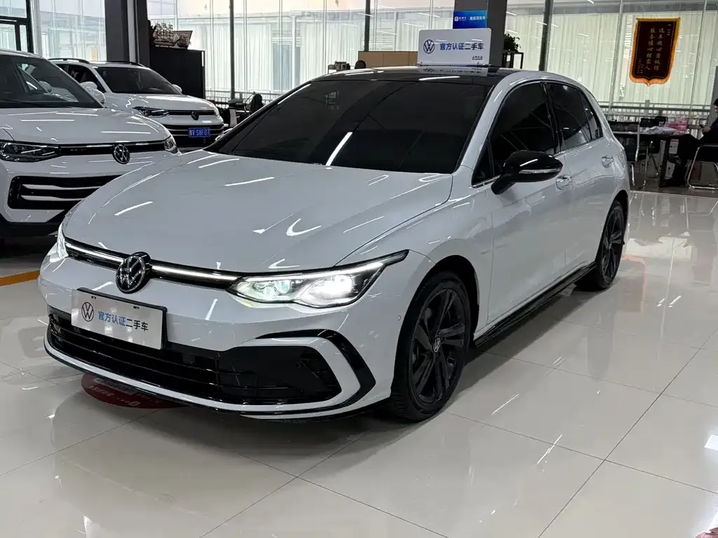 Volkswagen Golf 2023 из CN, фото 1