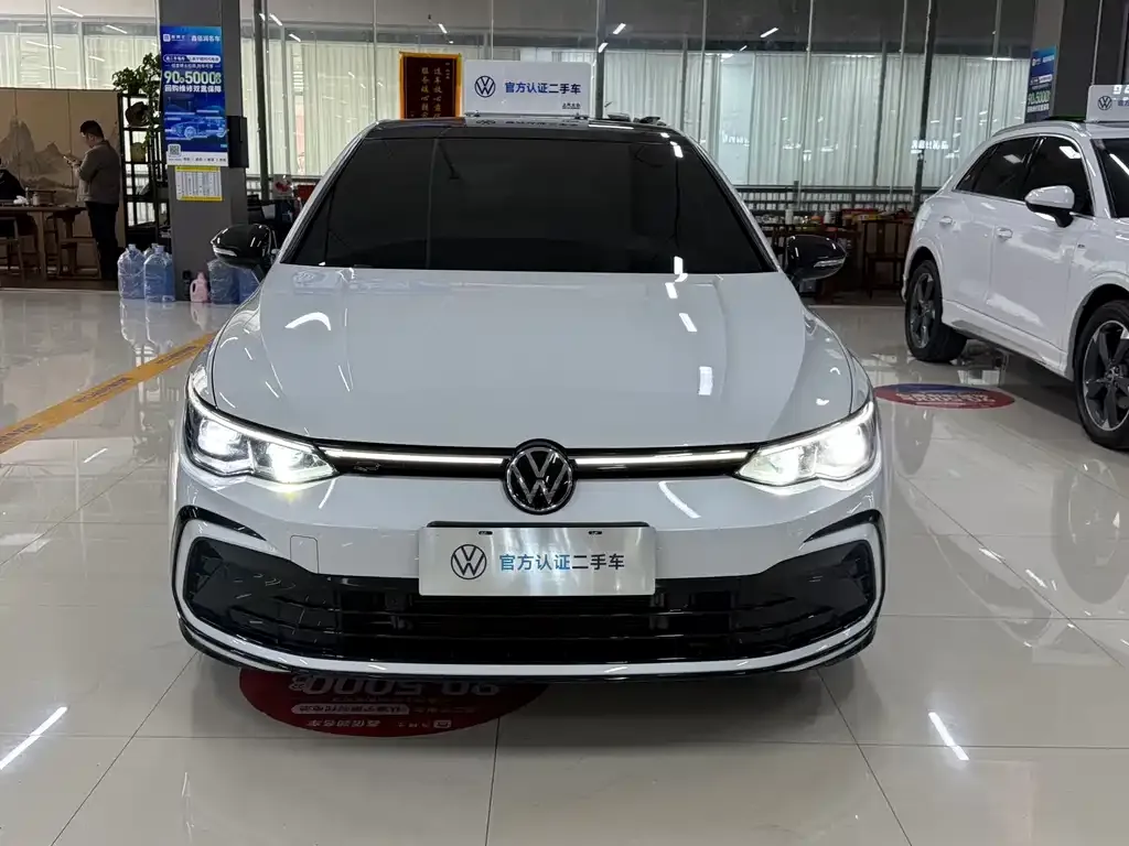 Volkswagen Golf 2023 из CN, фото 9