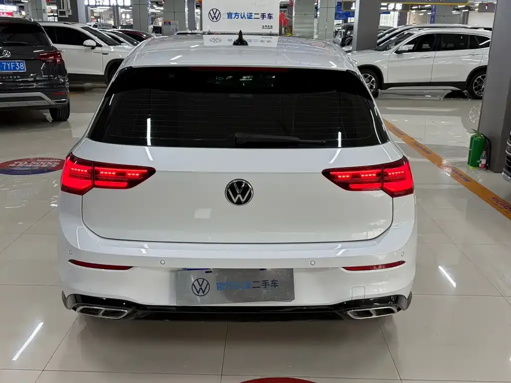 Volkswagen Golf 2023 из CN, фото 3