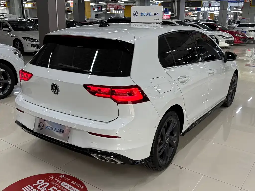 Volkswagen Golf 2023 из CN, фото 7