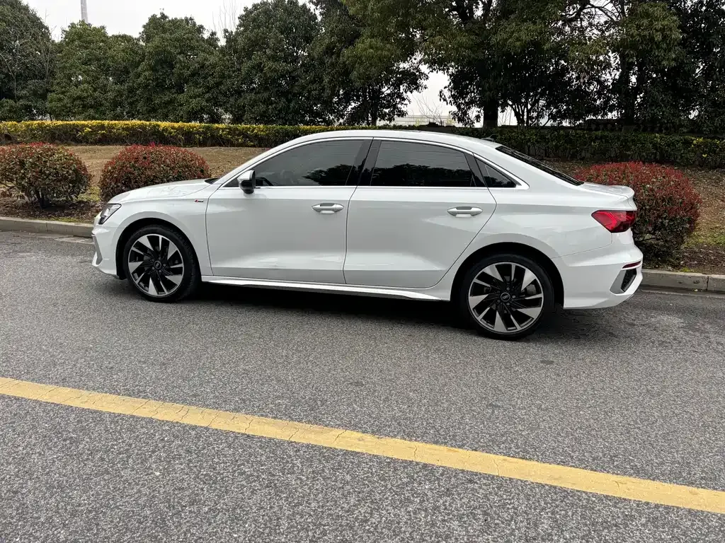 Audi A3 2023 из CN, фото 10