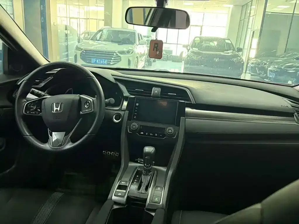 Honda Civic — фото 10