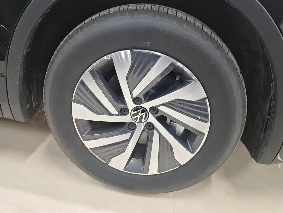 Volkswagen Tiguan L New Energy — фото 10