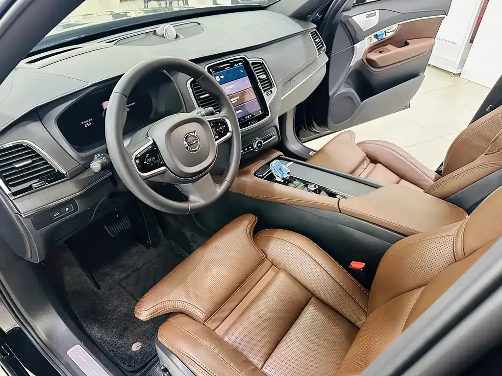 Volvo XC90 PHEV 2023 из CN, фото 10