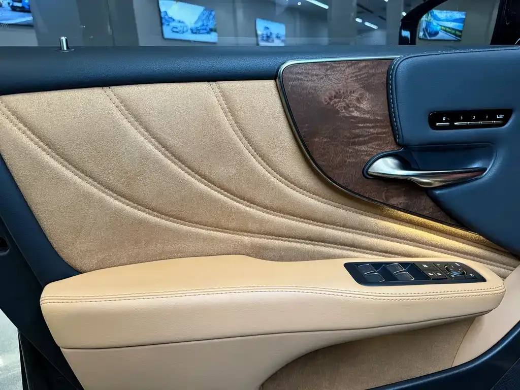Lexus LS 2021 из CN, фото 7