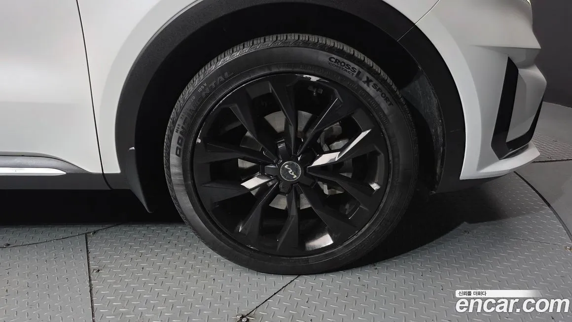 Kia Sorento — фото 8