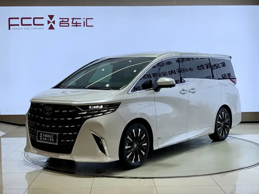 Toyota Alphard 2023 из CN, фото 1