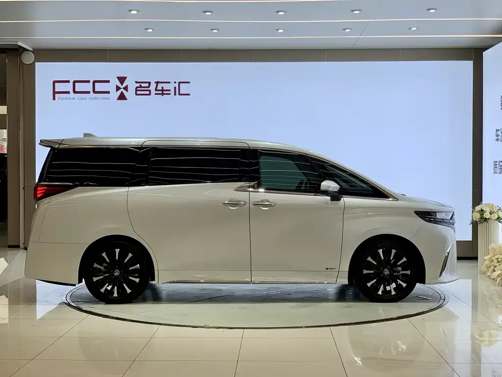 Toyota Alphard 2023 из CN, фото 4