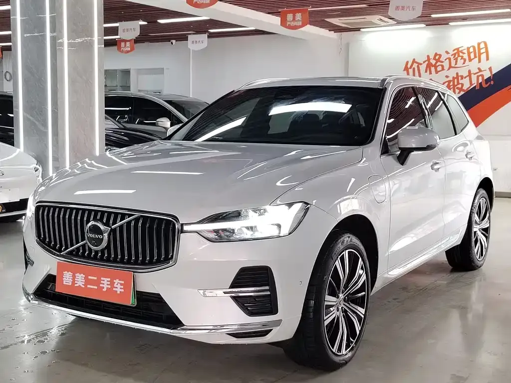 Volvo XC60 PHEV — фото 1