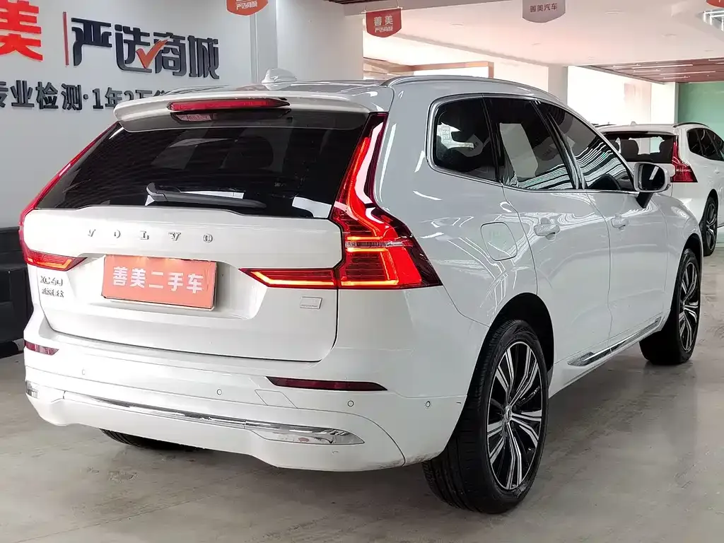 Volvo XC60 PHEV — фото 2