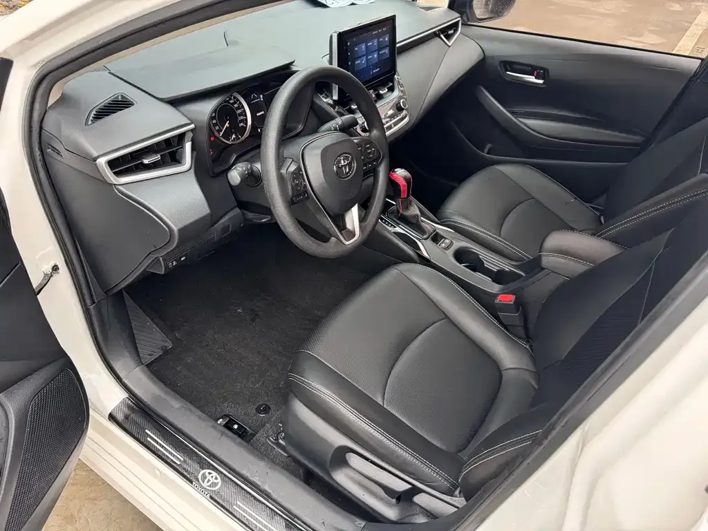 Toyota Corolla — фото 4