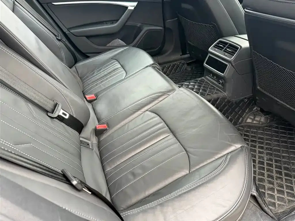 Audi A6L 2023 из CN, фото 7
