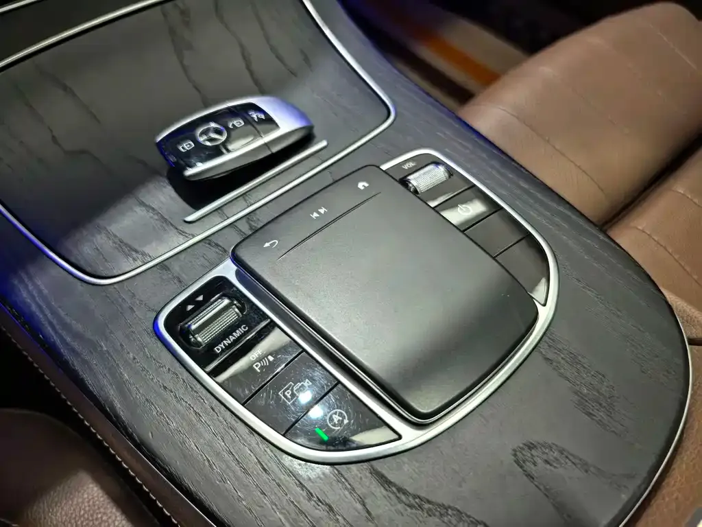 Mercedes-Benz E-Class 2023 из CN, фото 2
