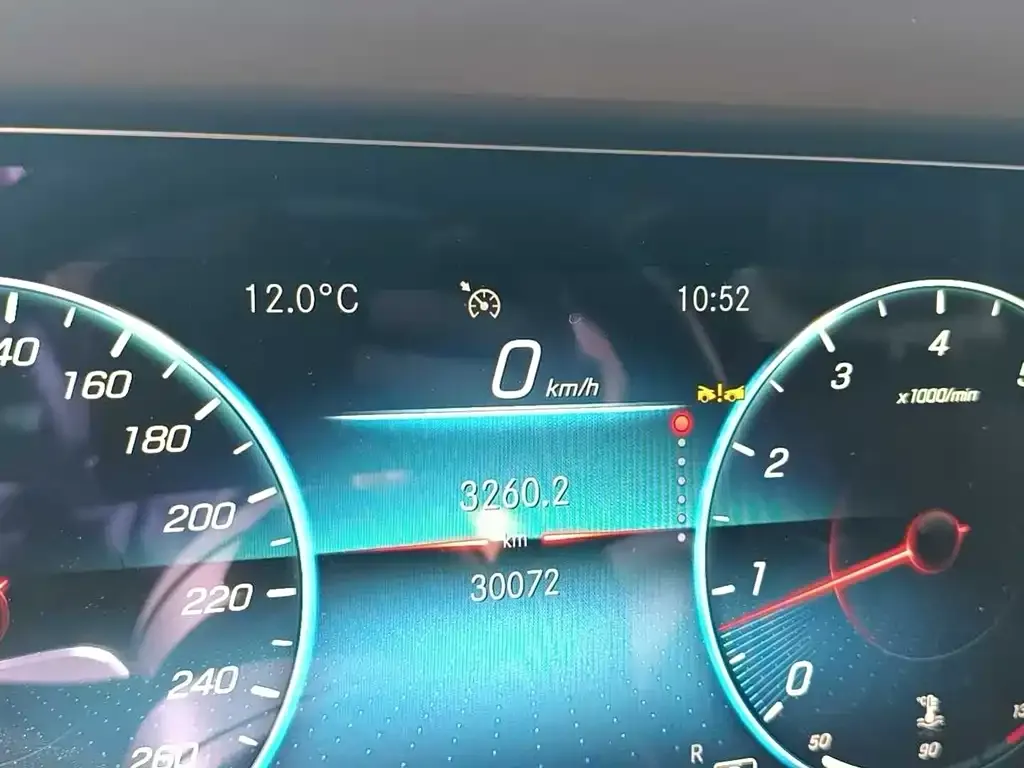 Mercedes-Benz E-Class 2023 из CN, фото 4