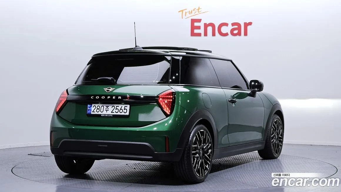 Mini Cooper 2025 из KR, фото 2