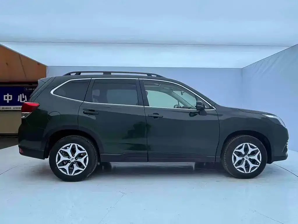Subaru Forester 2023 из CN, фото 9