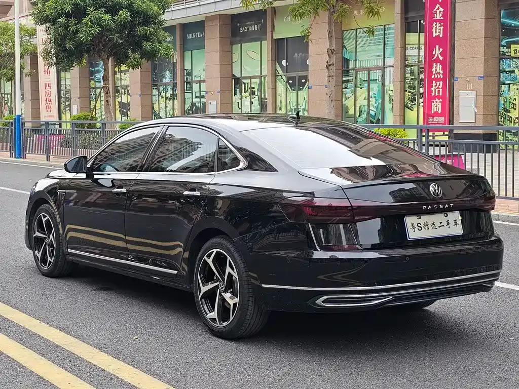 Volkswagen Passat — фото 5