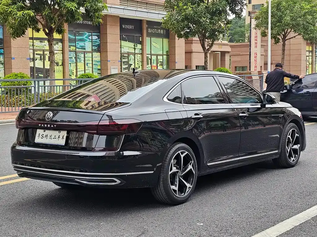 Volkswagen Passat — фото 2