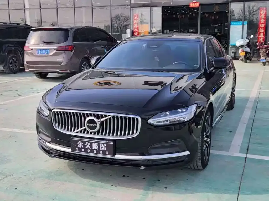 Volvo S90 — фото 1
