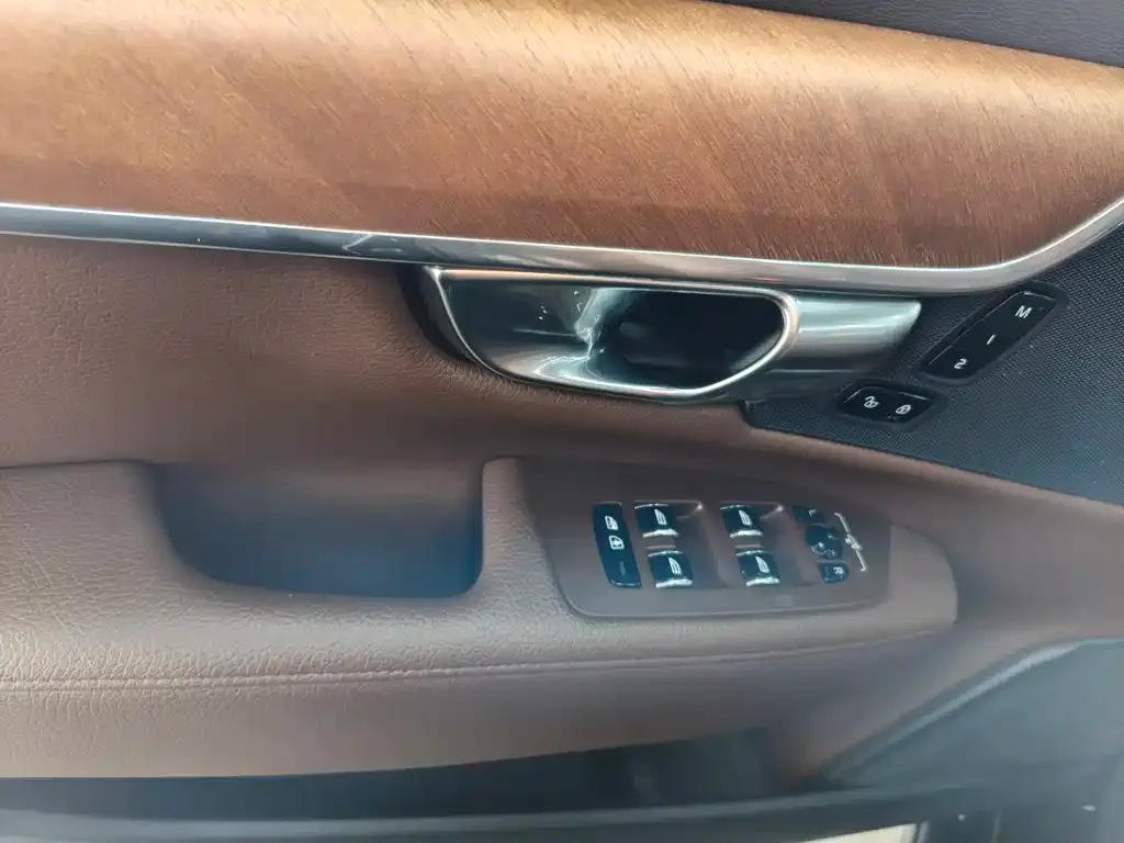 Volvo S90 — фото 3