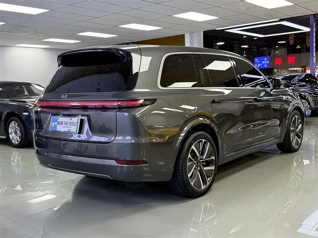 Li Auto L9 — фото 8