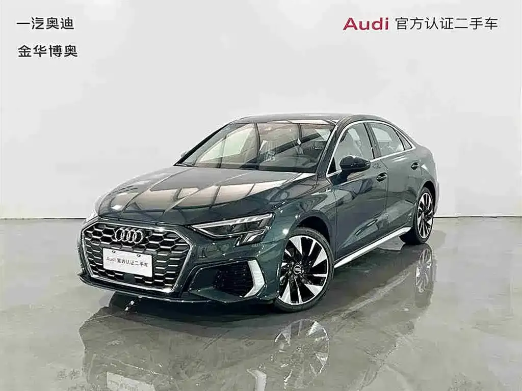 Audi A3 — фото 1