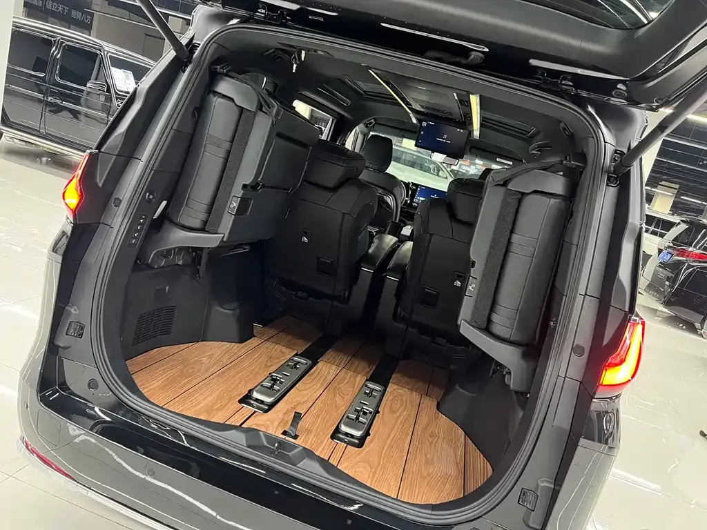 Lexus LM 2023 из CN, фото 4