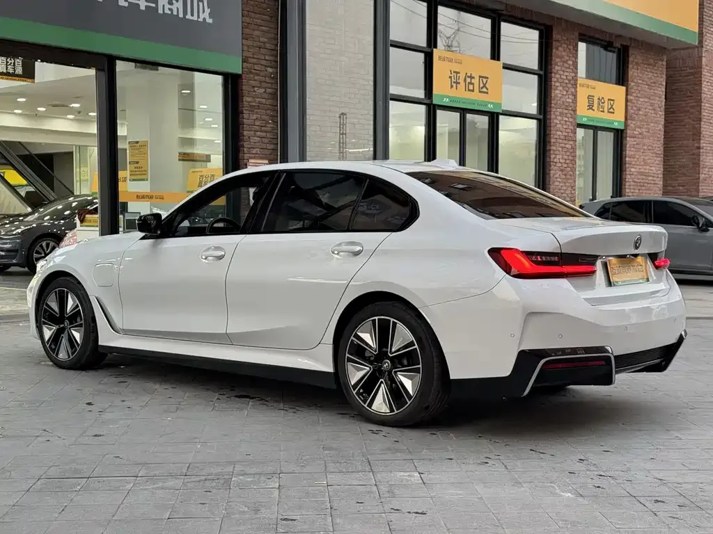 BMW i3 2024 из CN, фото 3