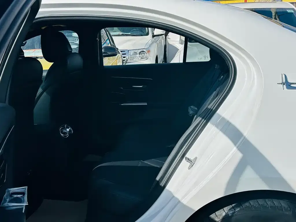 Mercedes-Benz C-Class 2023 из CN, фото 2