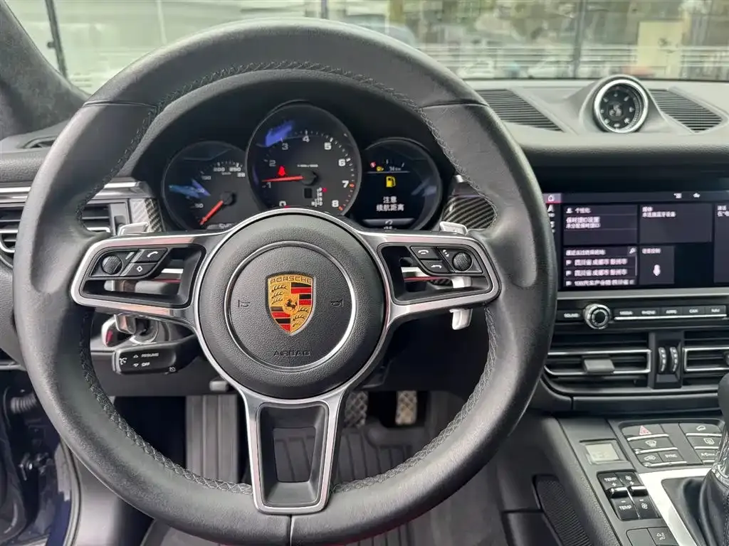 Porsche Macan — фото 4