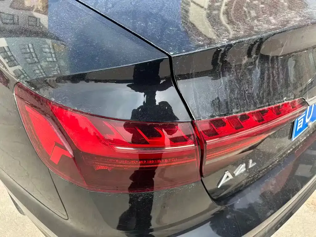 Audi A4L 2022 из CN, фото 4