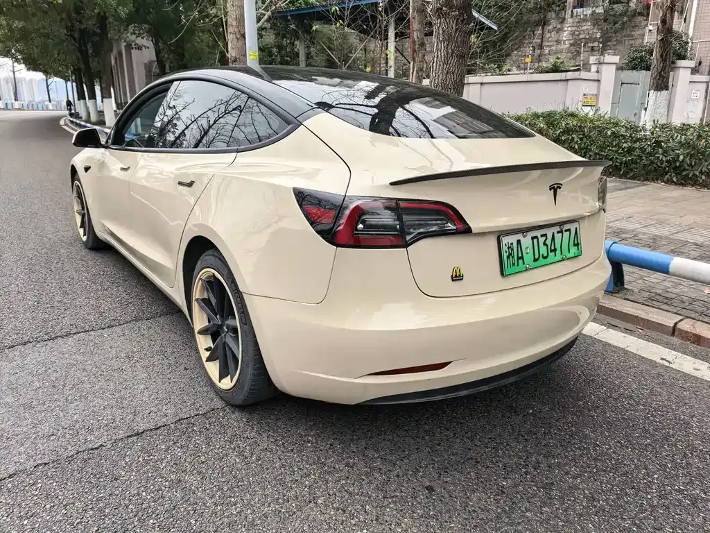 Tesla Model 3 — фото 9