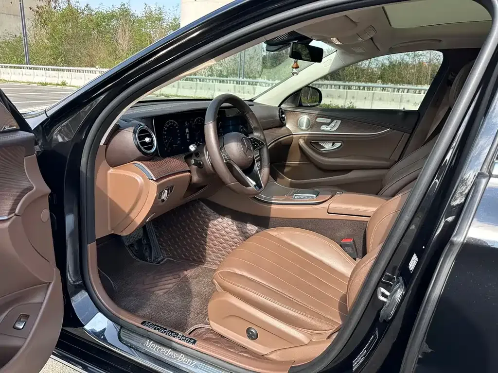 Mercedes-Benz E-Class 2023 из CN, фото 6