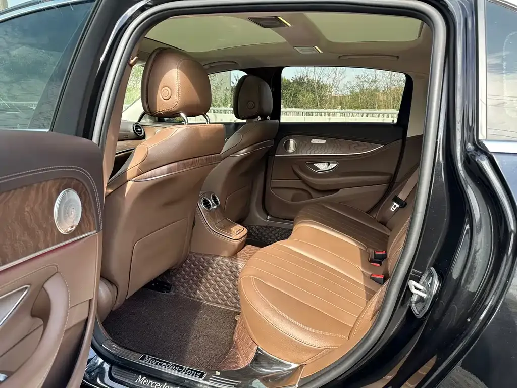 Mercedes-Benz E-Class 2023 из CN, фото 4